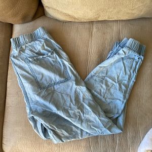 American Eagle joggers